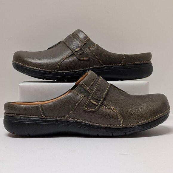 Clarks Unstructured Un Loop Ease Casual Mules in Dark Olive Leather - Picture 7 of 16